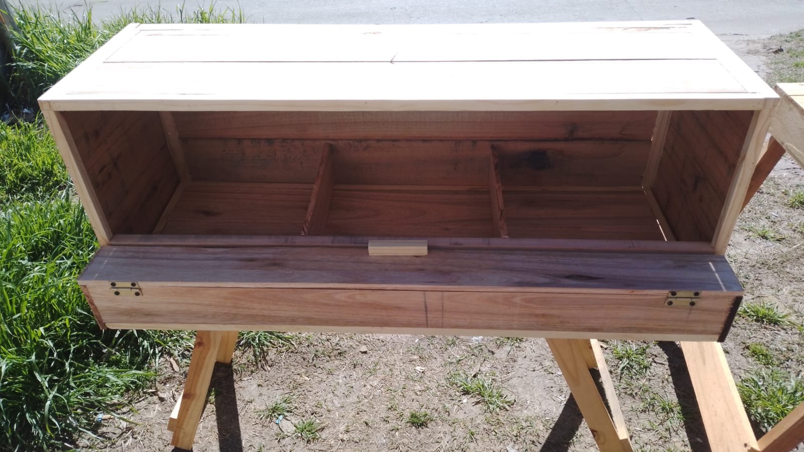 Nidal de 3 bocas con protector de huevos - Image 3