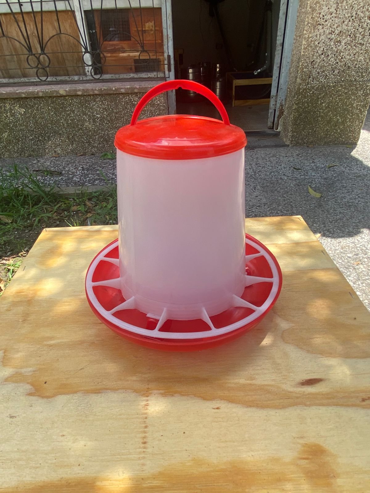 Comedero plástico tolva de 3 kilos