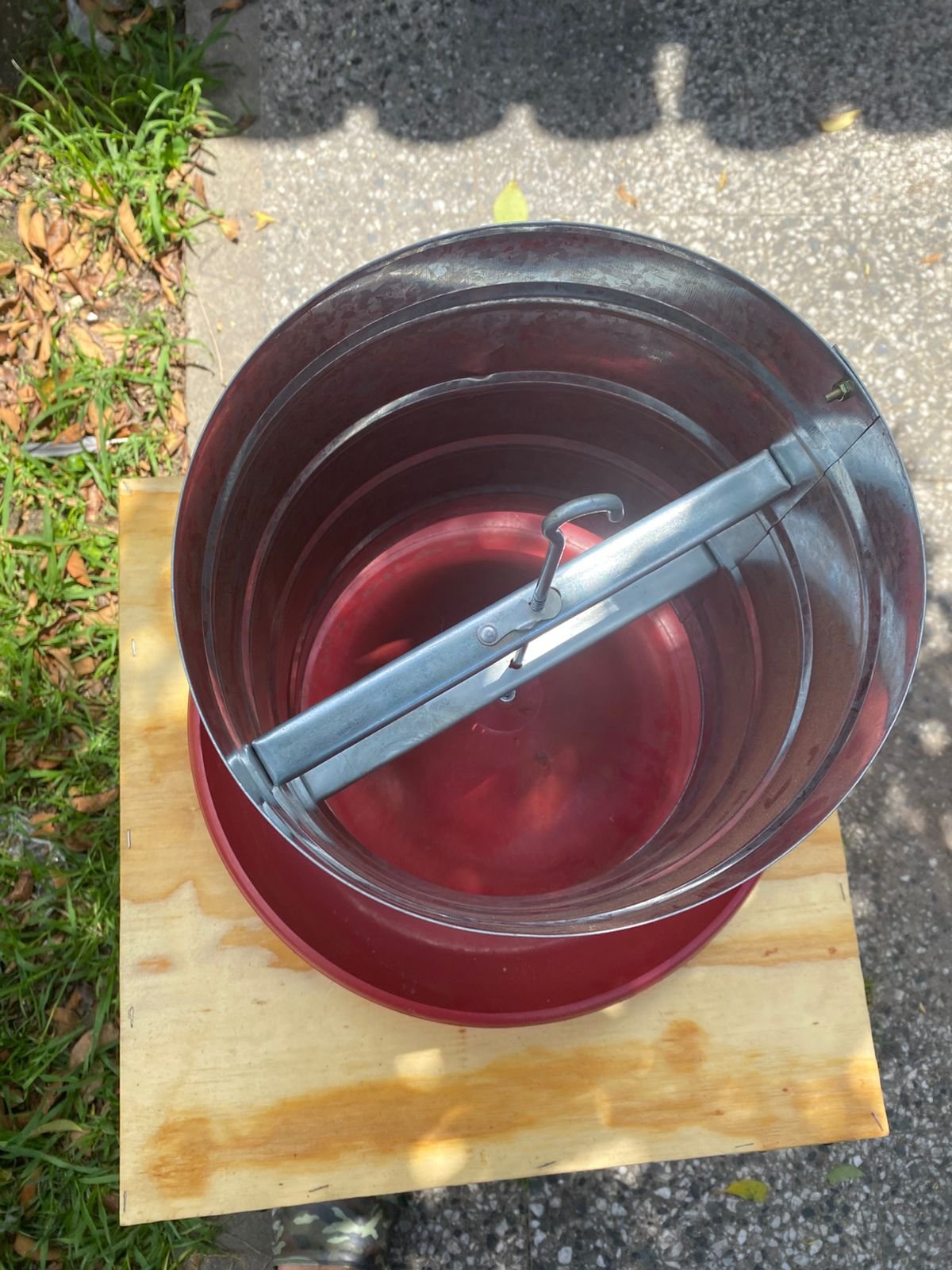 Comedero tipo tolva de 15 kilos - Image 3